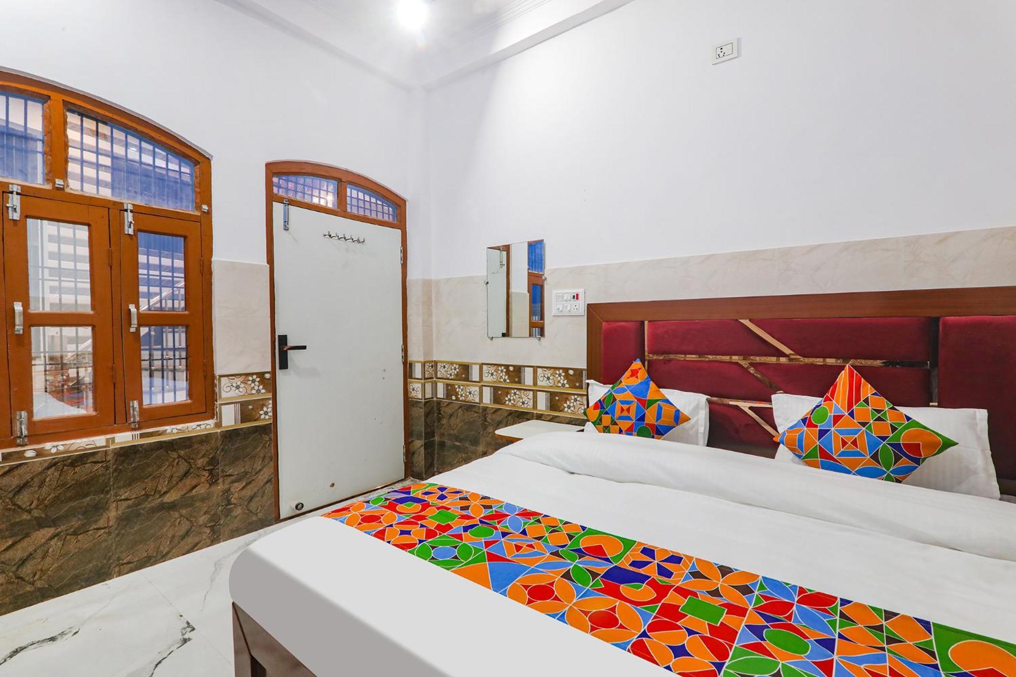 Fabexpress Shree Siya Raman - 500M From Shri Ram Janam Bhumi Hotell Ayodhya Eksteriør bilde