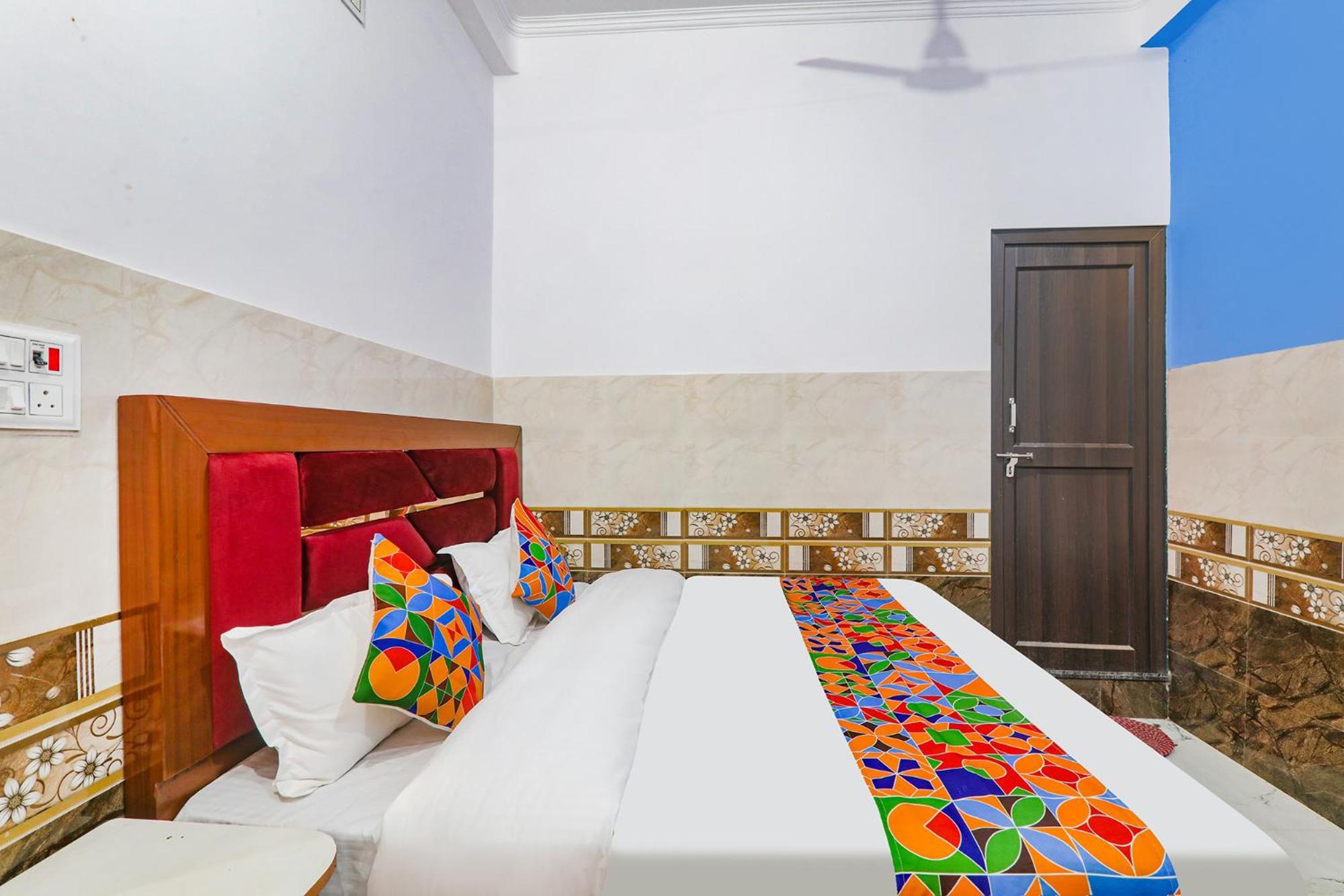 Fabexpress Shree Siya Raman - 500M From Shri Ram Janam Bhumi Hotell Ayodhya Eksteriør bilde