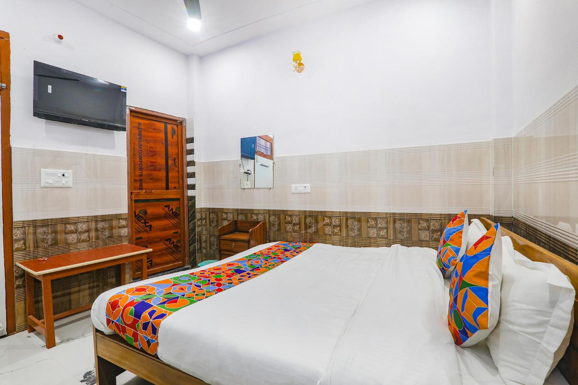 Fabexpress Shree Siya Raman - 500M From Shri Ram Janam Bhumi Hotell Ayodhya Eksteriør bilde