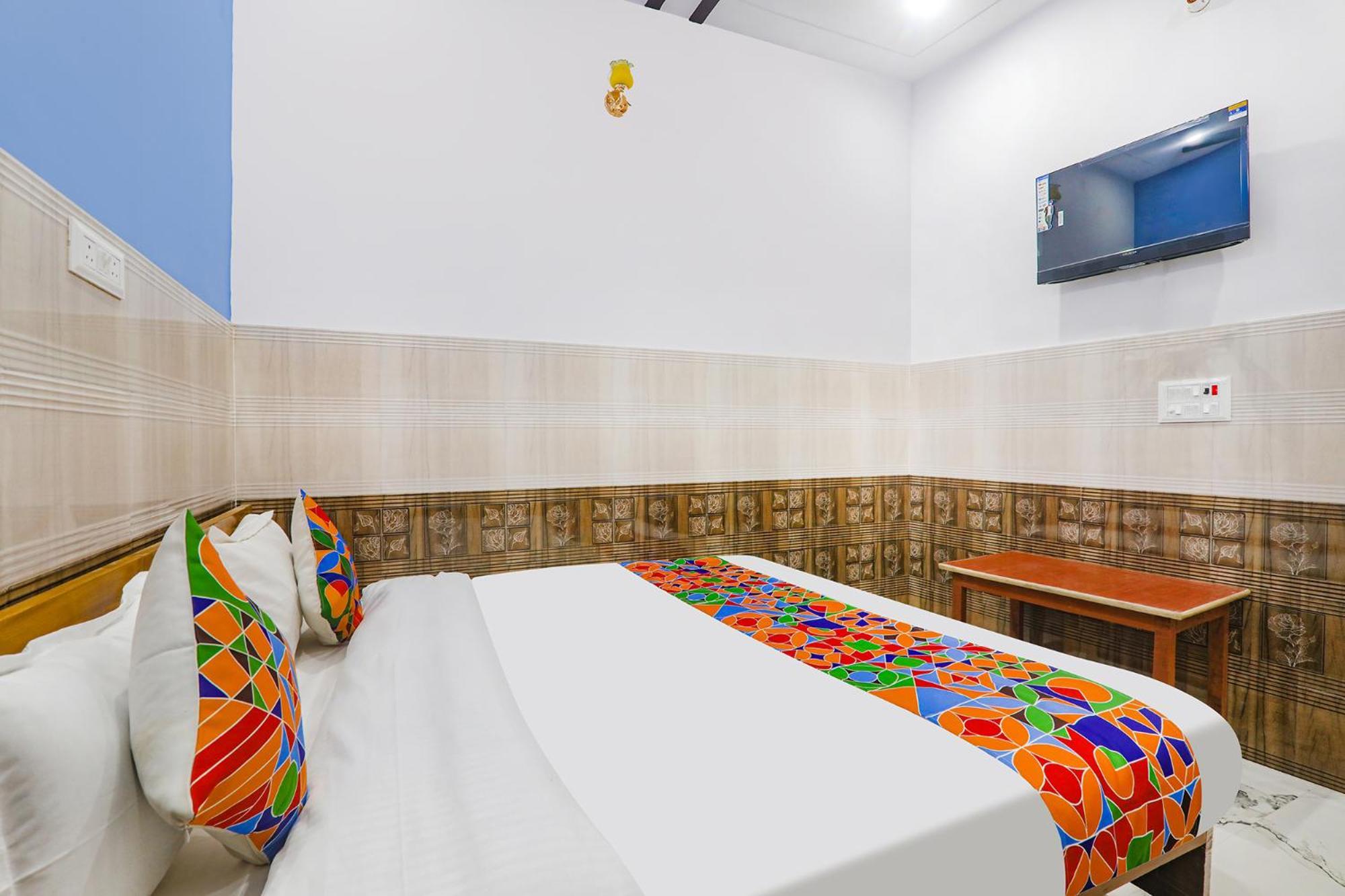Fabexpress Shree Siya Raman - 500M From Shri Ram Janam Bhumi Hotell Ayodhya Eksteriør bilde