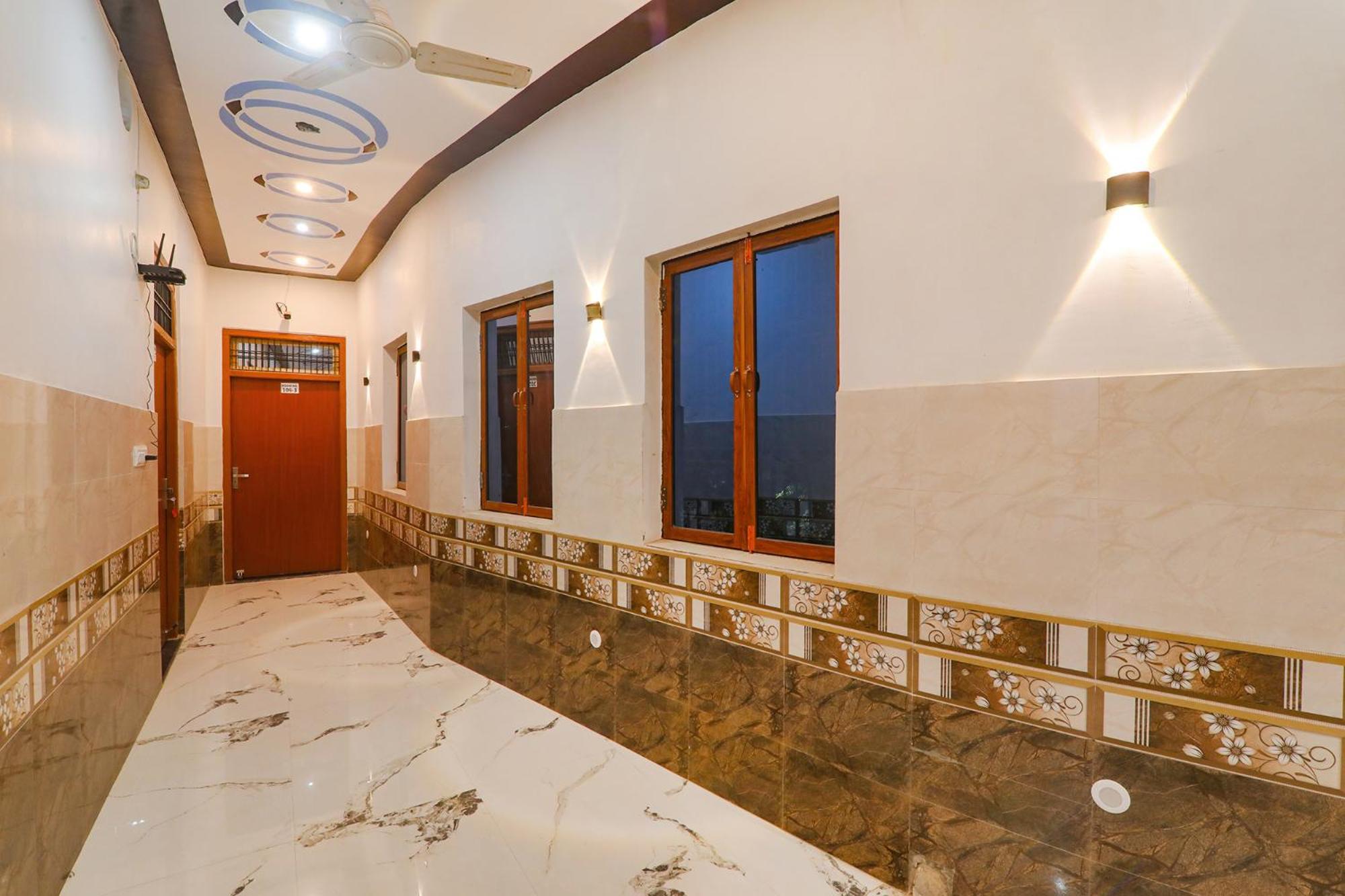 Fabexpress Shree Siya Raman - 500M From Shri Ram Janam Bhumi Hotell Ayodhya Eksteriør bilde